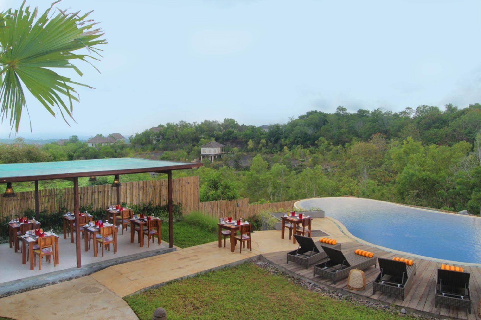 The Kirana Ungasan Villa Jimbaran Eksteriør bilde