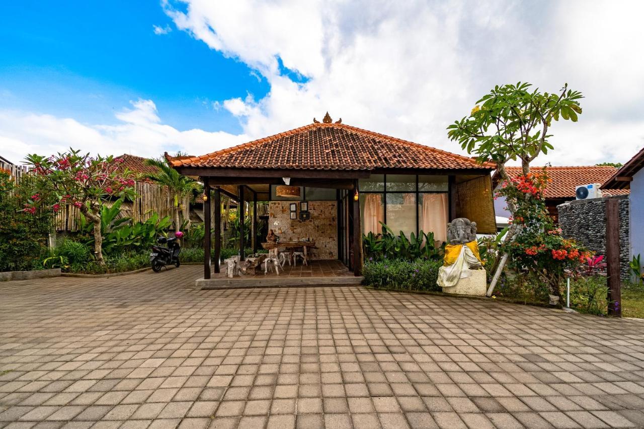 The Kirana Ungasan Villa Jimbaran Eksteriør bilde